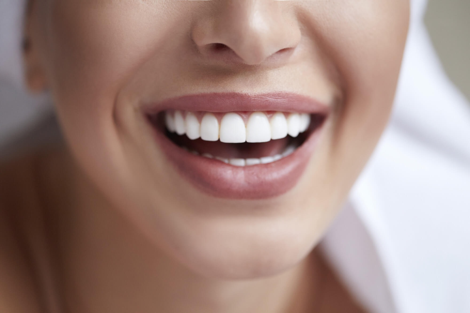 Composite Veneers VS Porcelain Veneers: Which is Right for You?