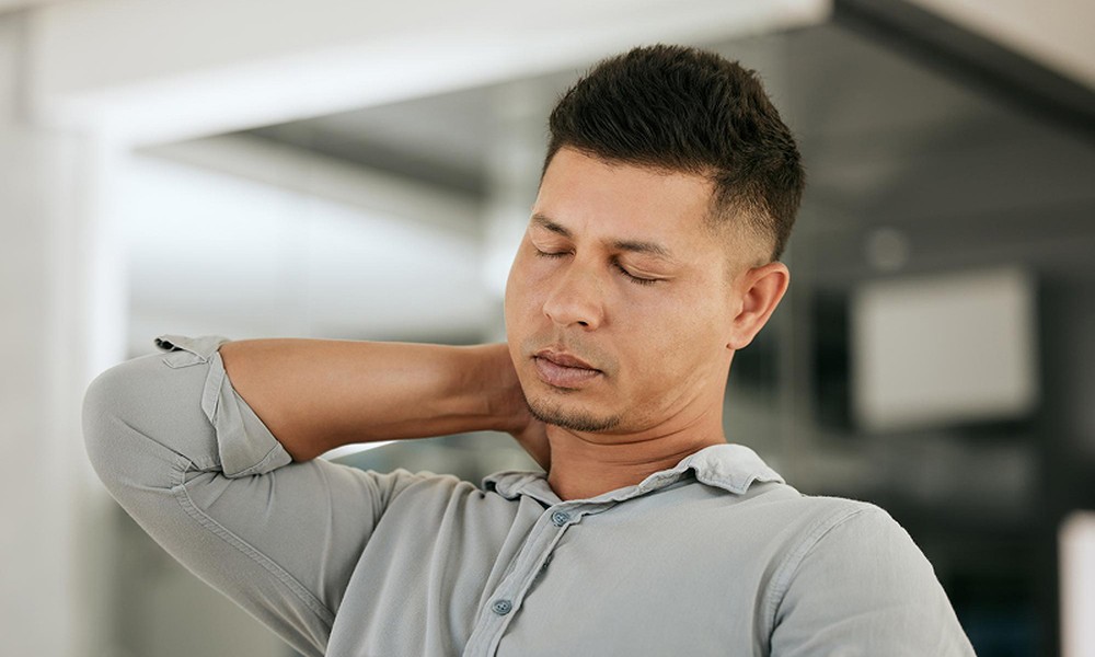 Common Causes of Neck Pain and When to Seek Professional Care